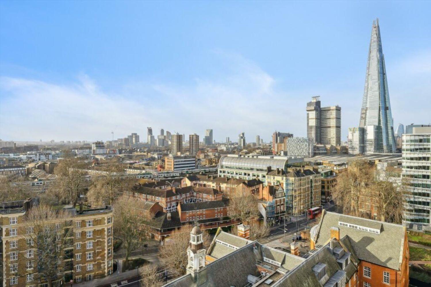 Stunning Duplex Penthouse Over 2200 Sq Ft Sleeps 8 With Jacuzzi Rooftop Views Of The City * Londra