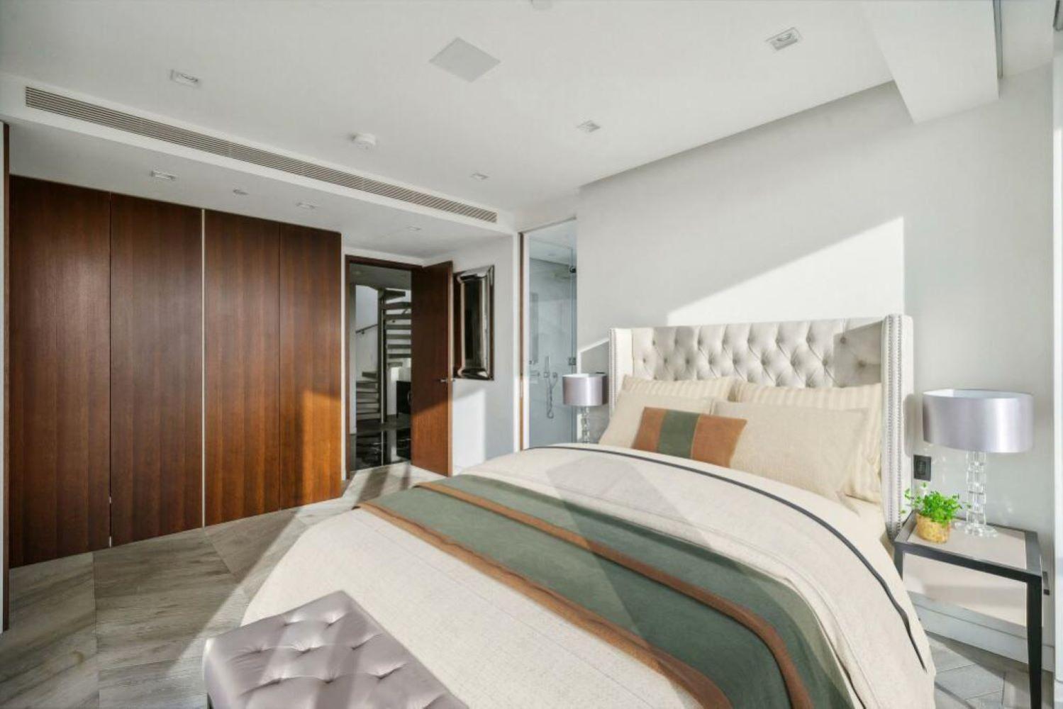 Stunning Duplex Penthouse Over 2200 Sq Ft Sleeps 8 With Jacuzzi Rooftop Views Of The City Apartment *