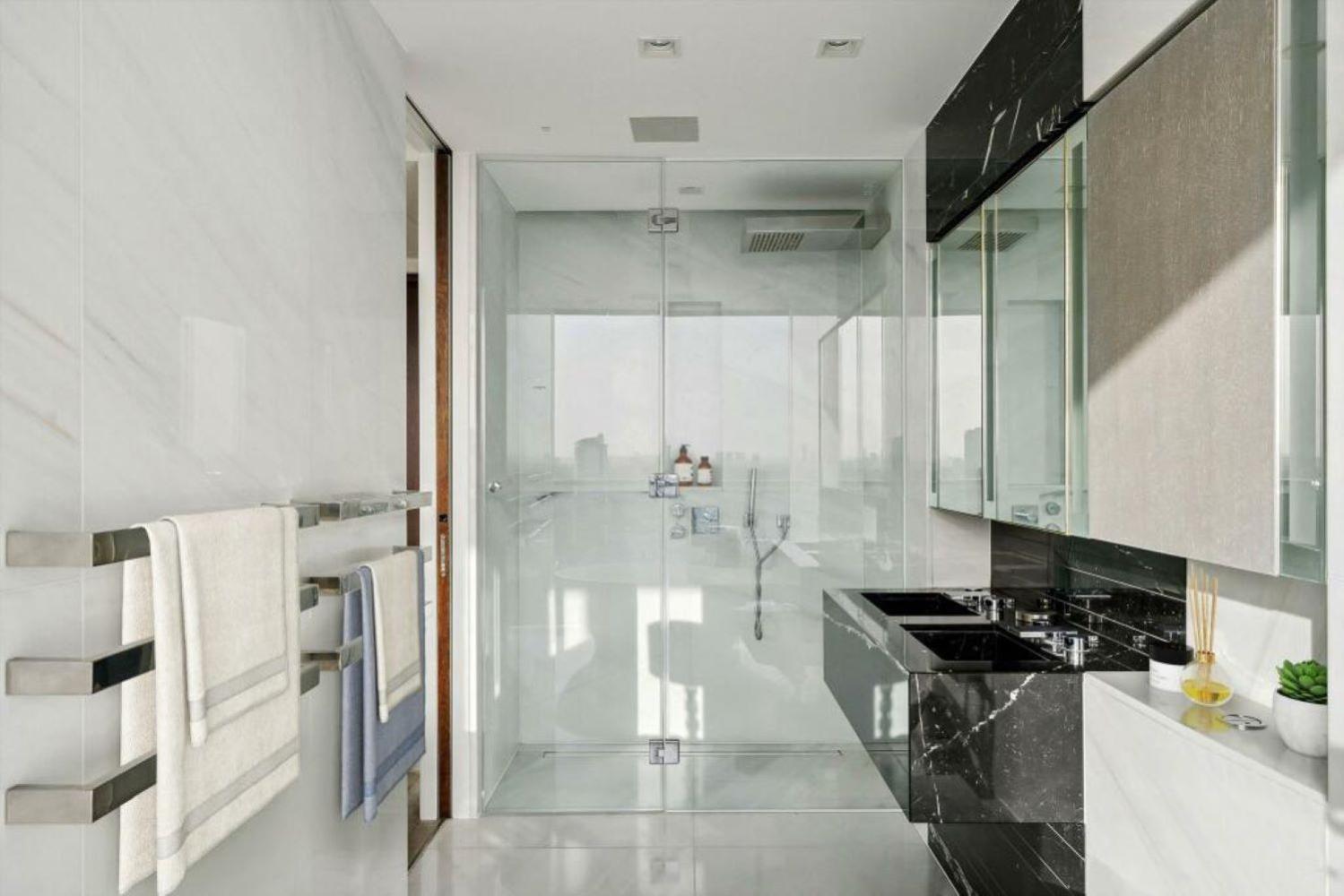 Stunning Duplex Penthouse Over 2200 Sq Ft Sleeps 8 With Jacuzzi Rooftop Views Of The City * Londra