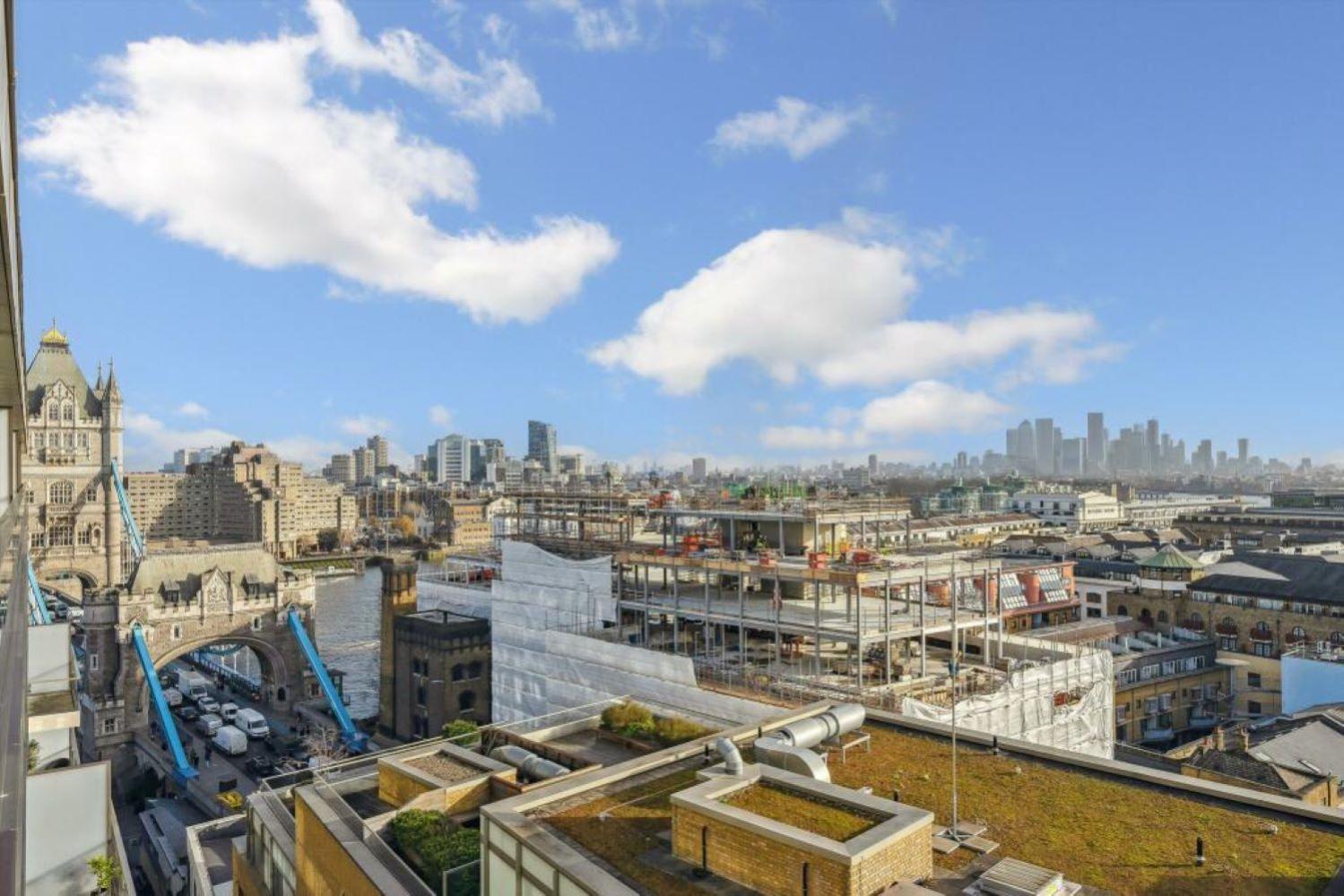 Stunning Duplex Penthouse Over 2200 Sq Ft Sleeps 8 With Jacuzzi Rooftop Views Of The City